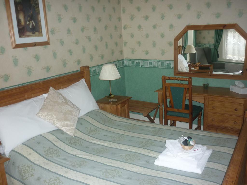 Ashwood Grange Bed & Breakfast Torquay Exterior photo